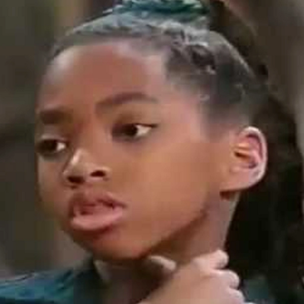Arquivo:Ashley-B&F.png