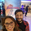 A dubladora de Jean DeWolff (Rita Lopes) com o dublador (Duda Espinoza), durante a pré-estreia de 28/07/2026.