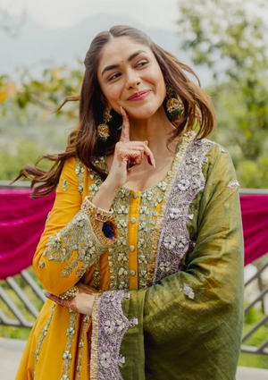 Mrunal Thakur.png