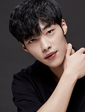 Woo Do-Hwan.jpg