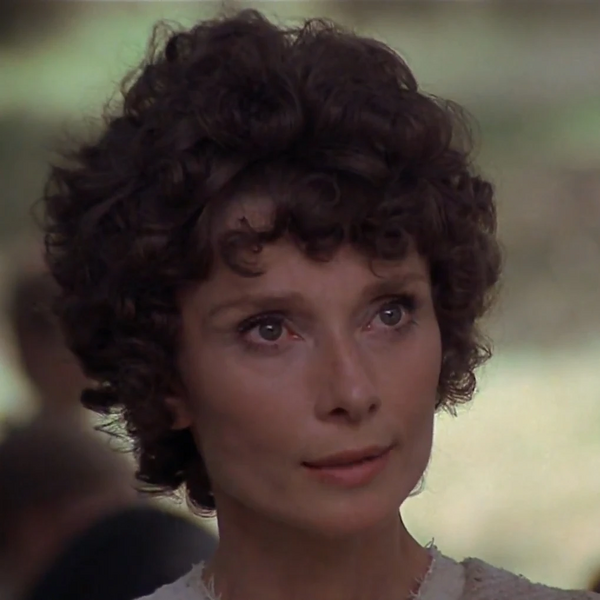 Arquivo:Audreymaidmarian3.jpg