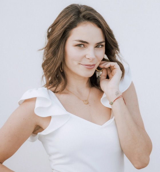 Arquivo:Alejandra-Robles-Gil.jpg